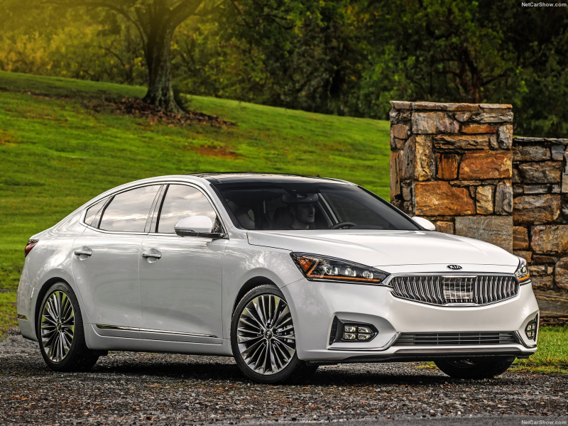 Illustration for article titled Fresh off of propagating their corporate catfish face across their lineup, Hyundai is now apparently implementing a corporate deadmau5 face